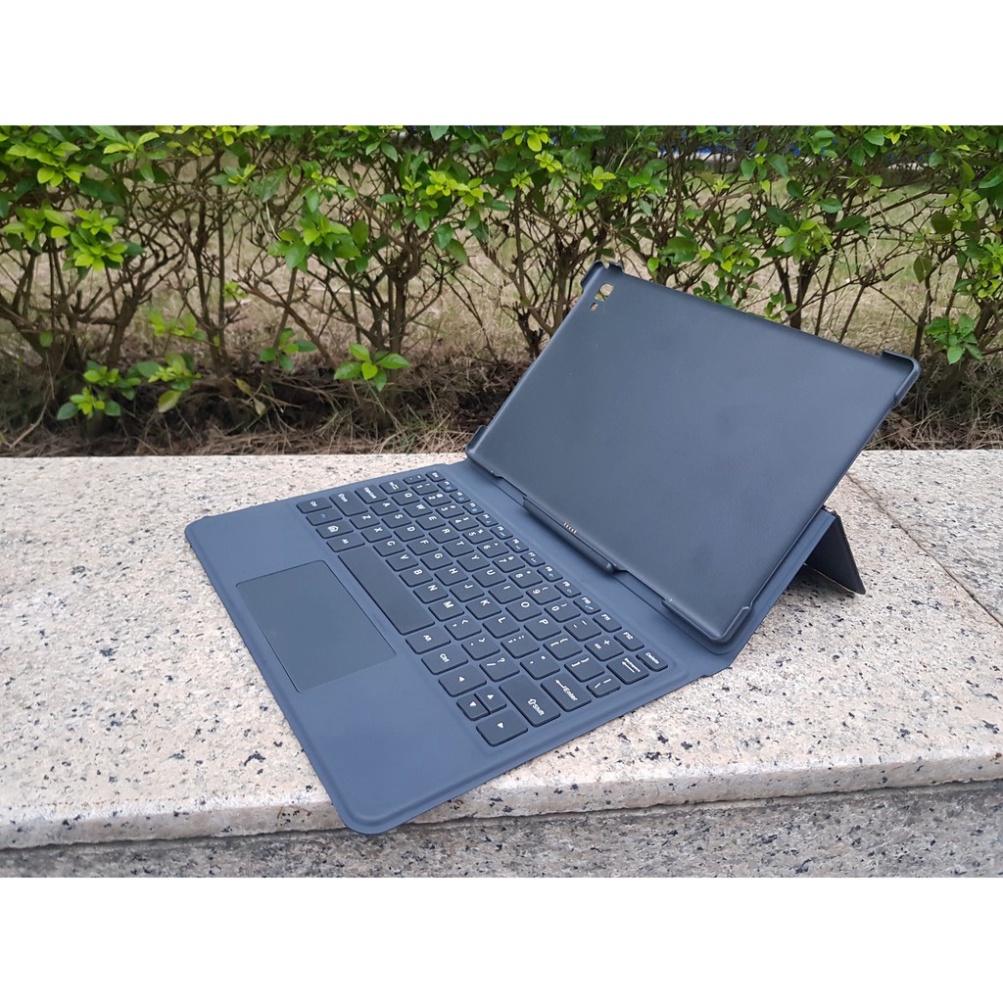 Máy tính bảng Masstel Tab 10 Ultra kèm bàn phím dạng Dock phong cách Surface tai16 | BigBuy360 - bigbuy360.vn
