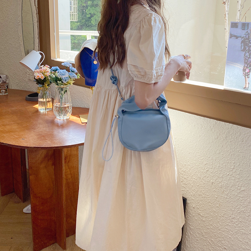 Túi Đeo Chéo Hình Đám Mây Xinh Xắn Cho Nữ