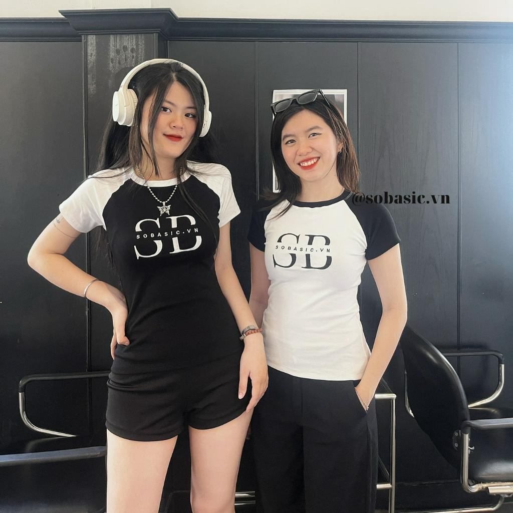 Áo thun babytee cổ tròn nữ thêu chữ Sobasic thiết kế tay áo raglan phối màu đơn giản cá tính ôm body