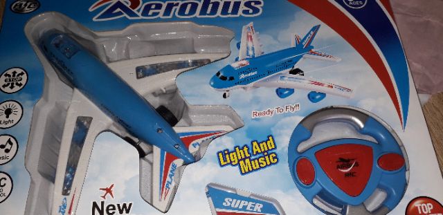 Máy bay mô hình chạy PIN chạy 4 hướng có nhạc và đèn Led rất đẹp ( tặng kèm PIN)