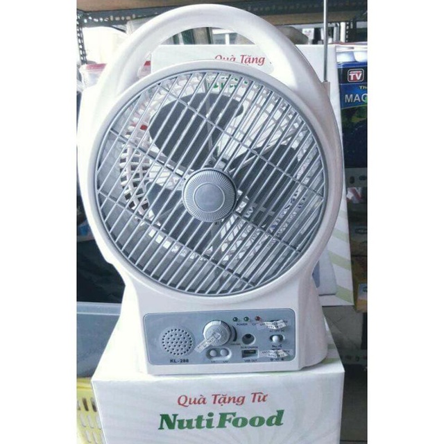 Quạt hộp sạc điện quà khuyến mãi từ NutiFood | BigBuy360 - bigbuy360.vn