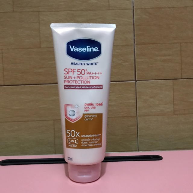 (Chính Hãng) Sữa Dưỡng Thể Trắng Da Vaseline 5X-320ml