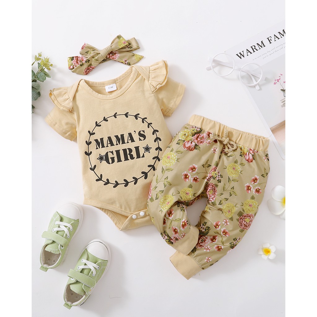 Bộ áo liền quần Mikrdoo hoạ tiết in chữ cái tay ngắn và quần hoa xinh xắn kèm băng đô dễ thương cho bé yêu