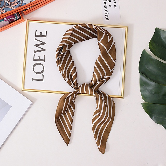 Khăn choàng cổ lụa bandana 70x70cm họa tiết vuông thời trang [Twist] 08T-V