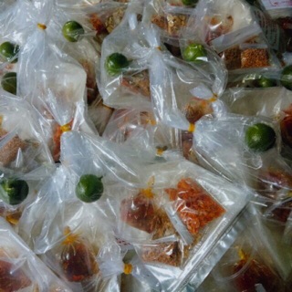 Bánh tráng sợi ,sốt bò , tép sấy, hành phi, tắc