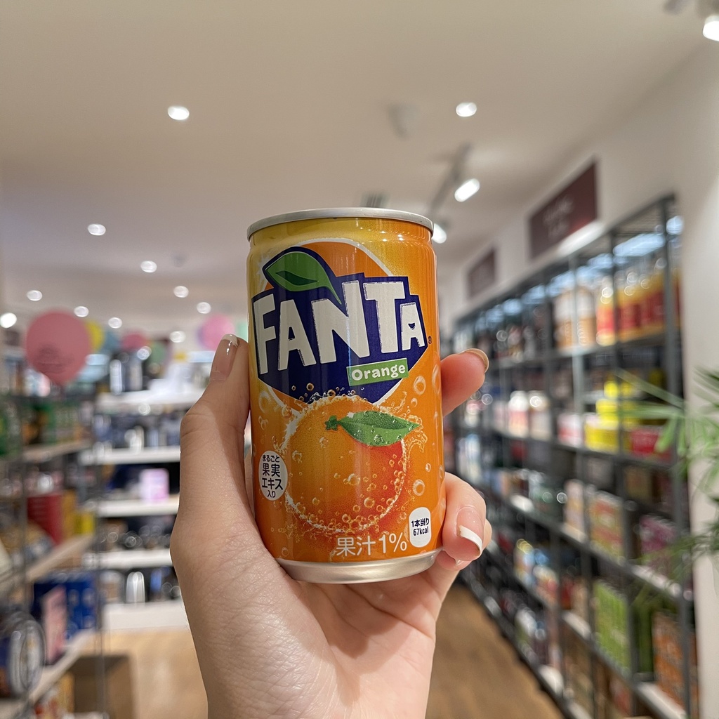 Nước ngọt Fanta Mini vị Cam lon 160ml  Làm từ nước ép cam nguyên chất, bổ sung vitamin C