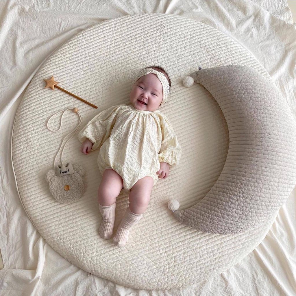 Gối Ngủ Vải Cotton Đính Quả Bông Lông Mặt Trăng Có Thể Tháo Rời Giặt Sạch Cho Bé