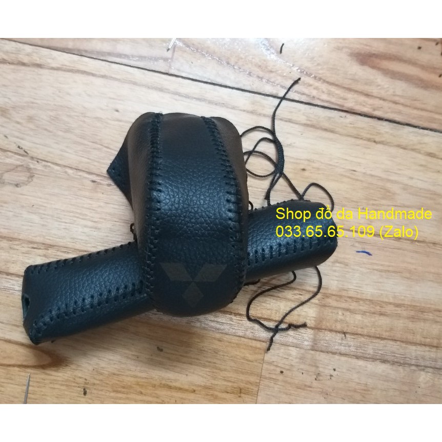 Bọc da cần số phanh tay Mitsubishi Attrage, Mirage, outlander, Triton số tự động da bò, bảo hành 12 tháng