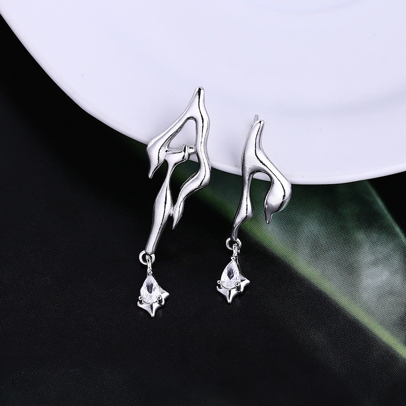 Khuyên Tai Bất Đối Xứng Đính Đá zircon Thời Trang