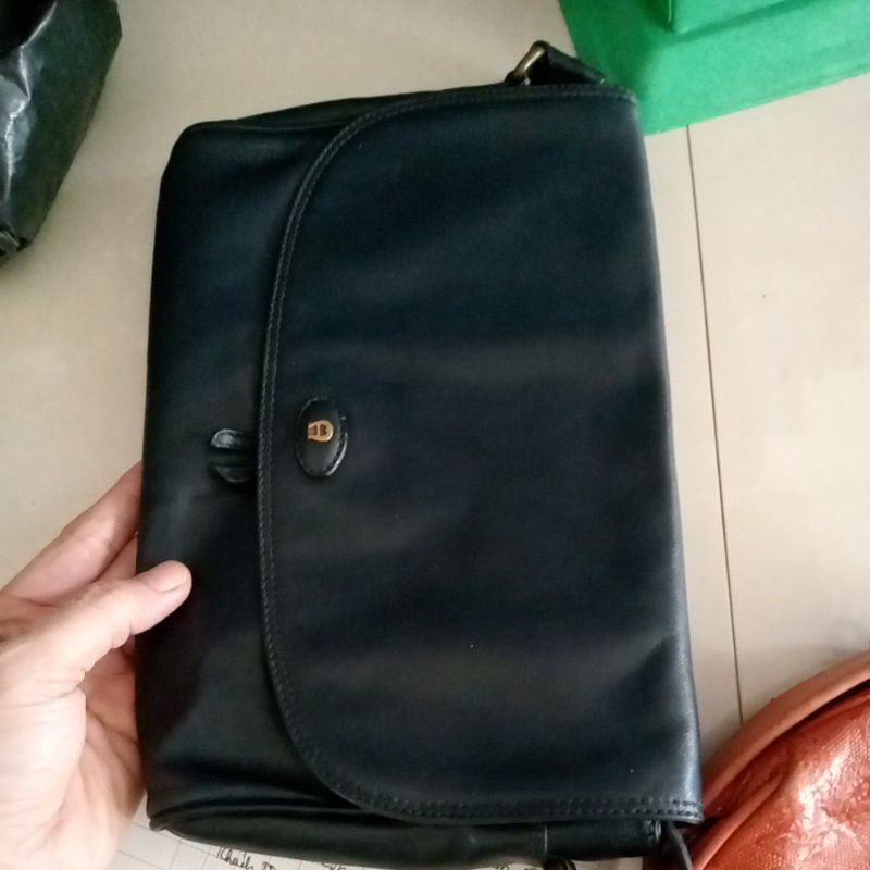 Túi hiệu chữ A si