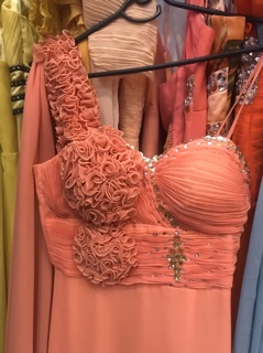 Đầm dạ hội kết bông
