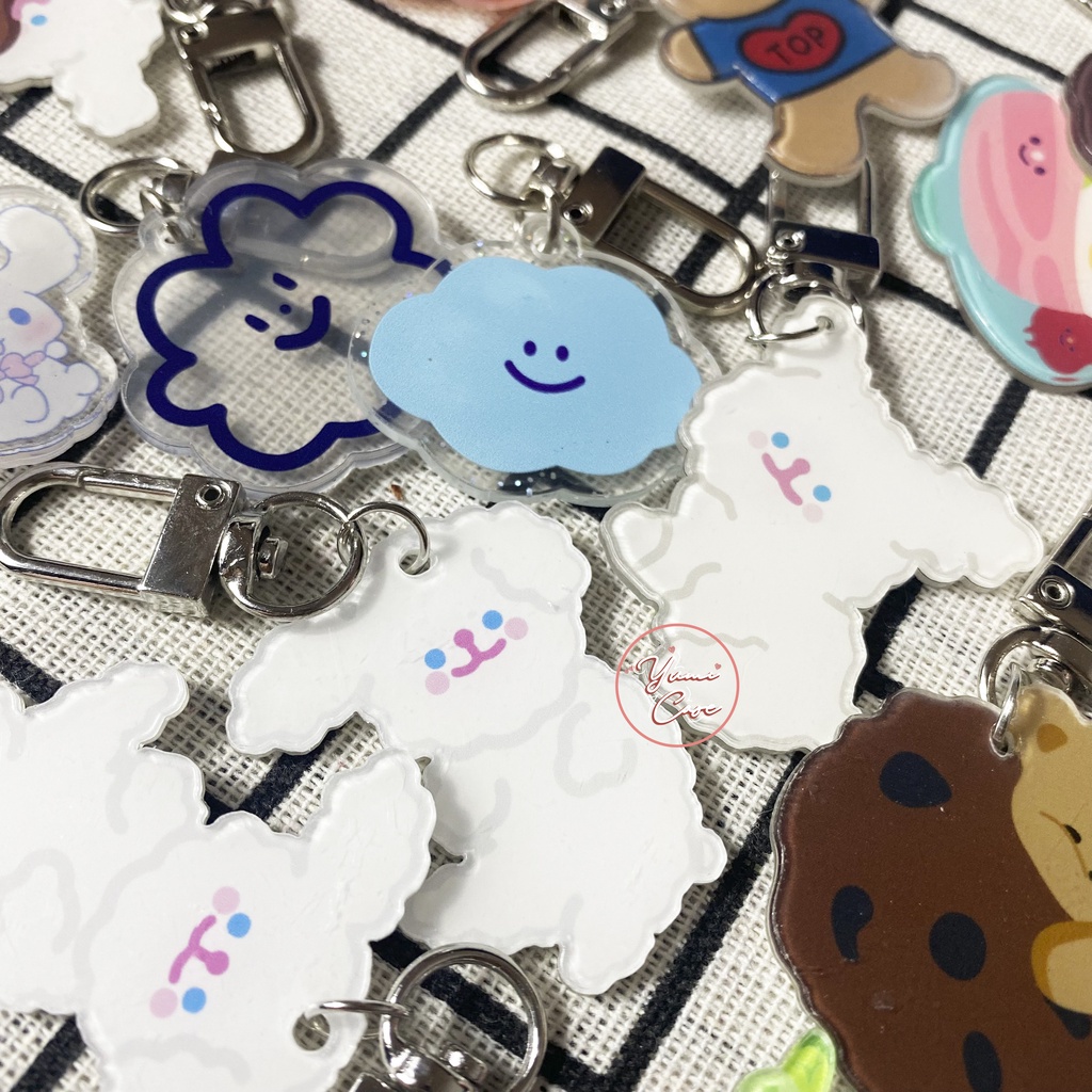 Ốp Airpods in theo yêu cầu và móc treo Yumi Case