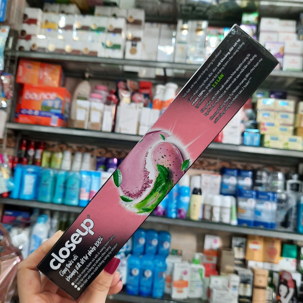 Kem Đánh Răng Closeup Khoáng Trắng Răng Tự Nhiên Đất Sét &amp; Matcha Bạc Hà 230g