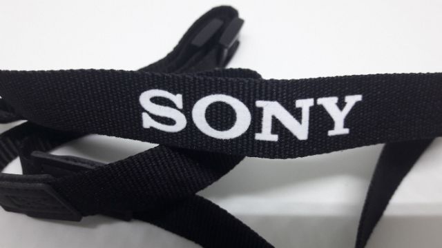 Dây đeo máy ảnh Sony