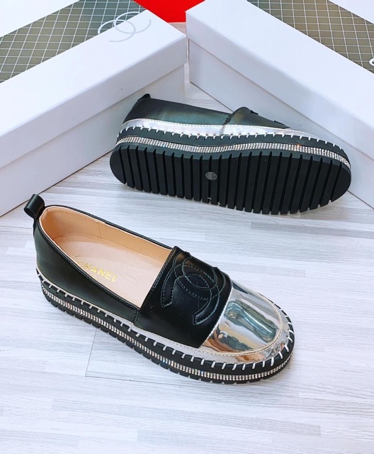 Giày slip on cha nèo bánh mỳ mũi bạc