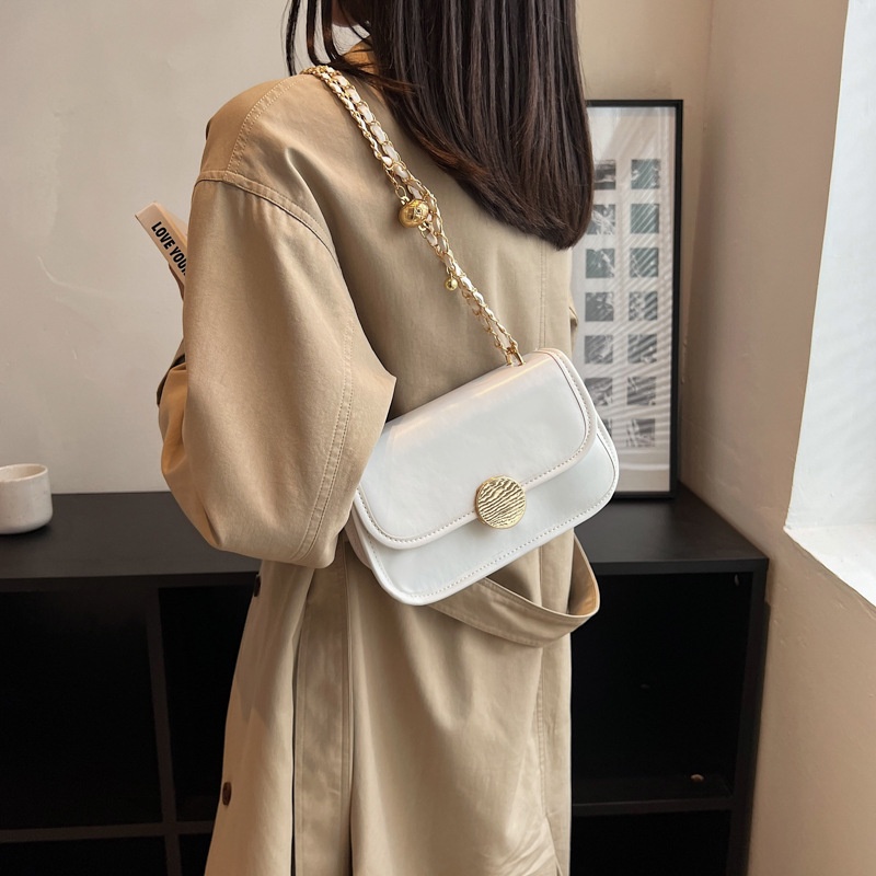 Túi Đeo Chéo Dáng Vuông Nhỏ Phối Dây Xích Thời Trang 2022 Cao Cấp