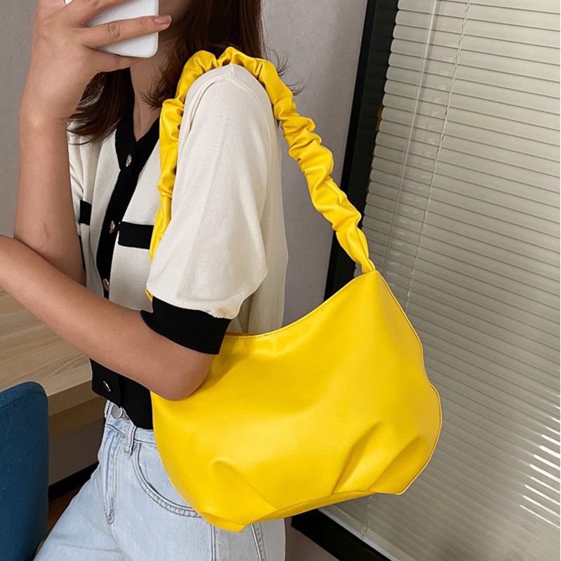 Túi đeo vai màu trơn thiết kế xếp ly xinh xắn cho nữ | BigBuy360 - bigbuy360.vn