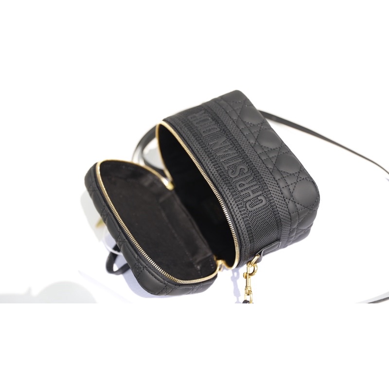 Túi Dior Vanity fullbox size 22cm kèm charm và khăn