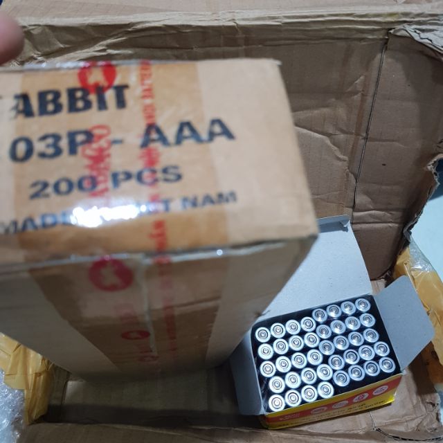 Hộp pin Con thỏ AAA