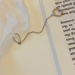 Khuyên tai nối liền sụn