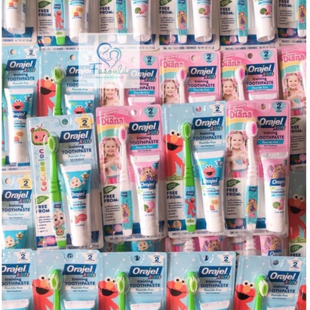 SET BÀN CHẢI & KEM ĐÁNH RĂNG ORAJEL Mỹ