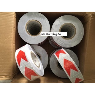 Băng keo phản quang vàng đen mũi tên lớn 5cm*45m hình thật