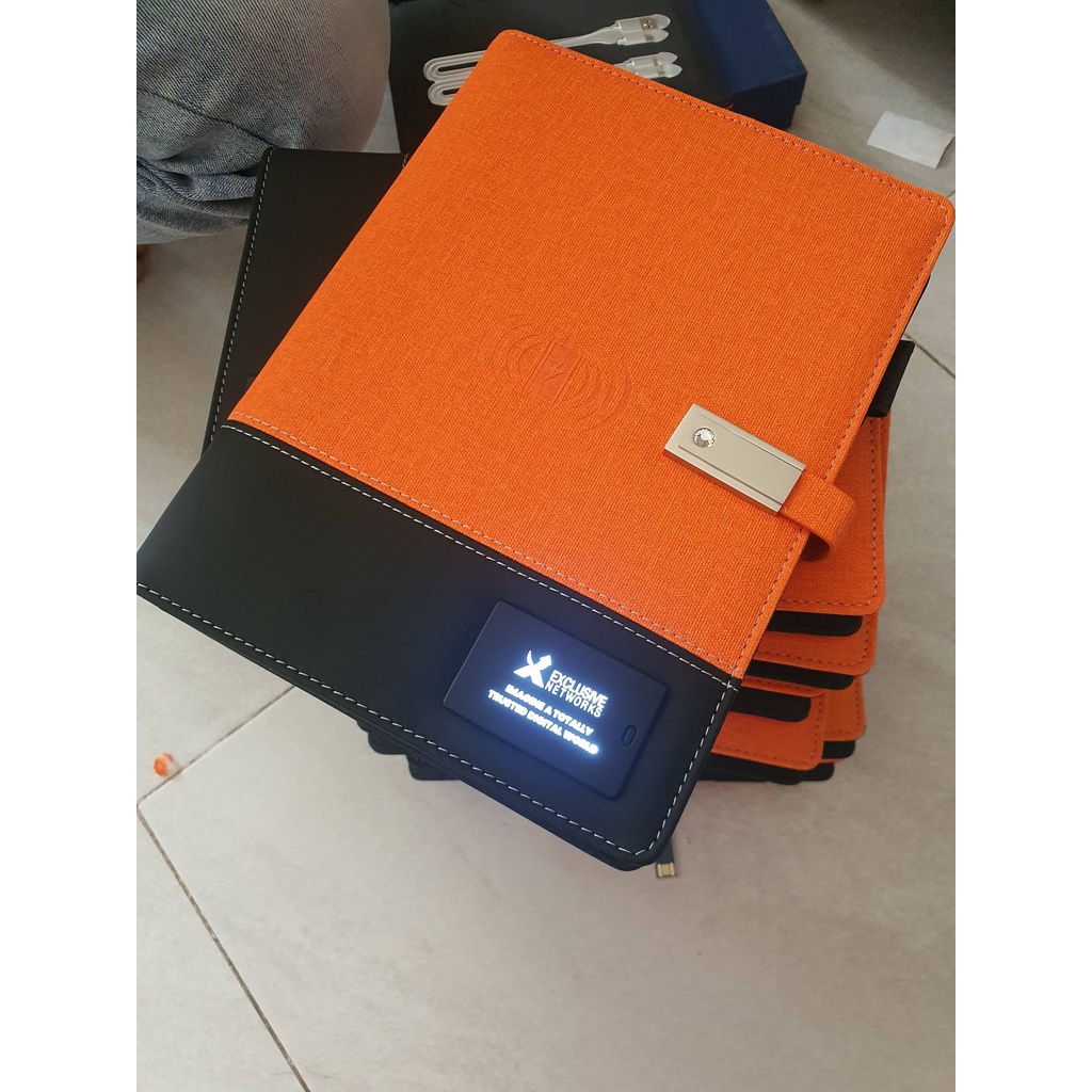 SỔ TAY ĐA  NĂNG - có led sáng logo làm theo yêu cầu - sạc không dây 8000mAh - USB 16GB