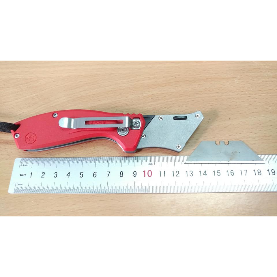 Dao rọc cáp Milwaukee