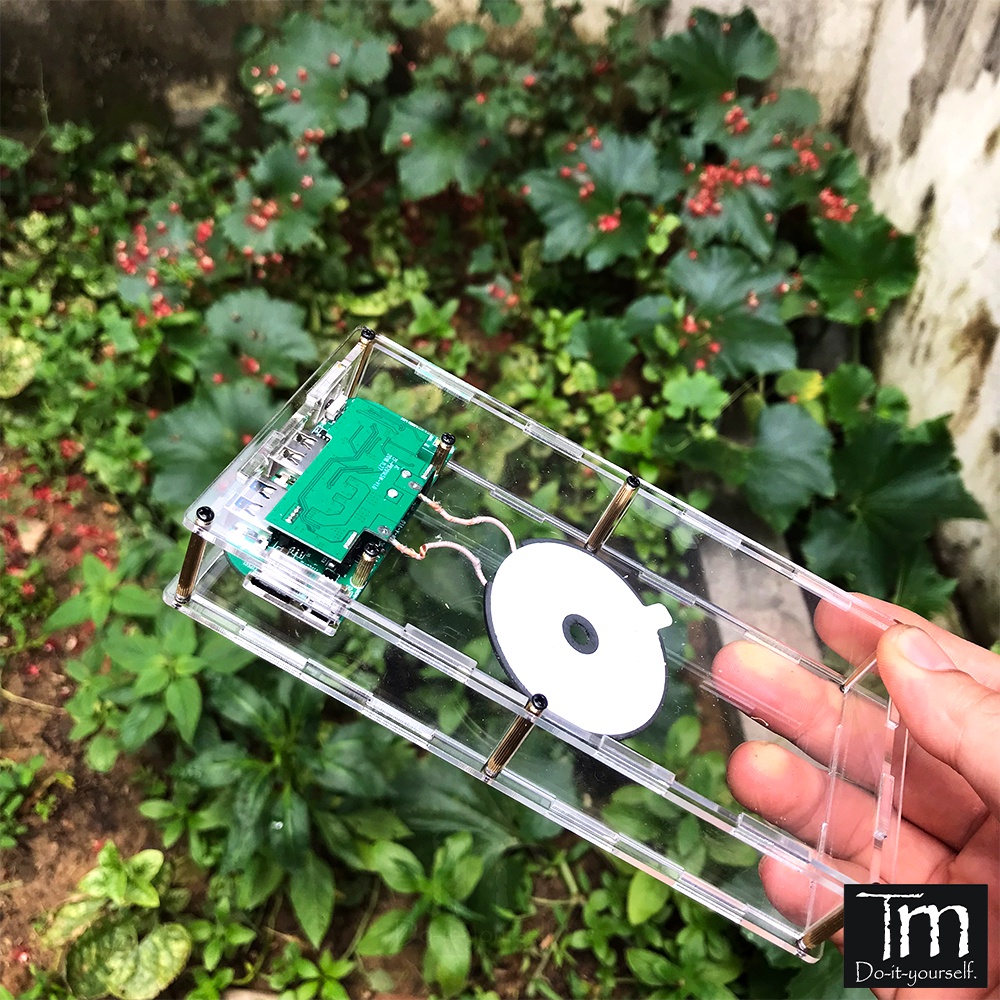 Box Sạc Dự Phòng Mica Trong Suốt 6 cell Sạc Nhanh Sạc không dây Qi 18W + 5W