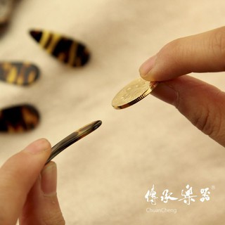 Móng guzheng loại tốt. Thương hiệu ChuanCheng hàng chính hãng.Móng với chất liệu siêu nhẹ, dễ vê.ít tạp âm