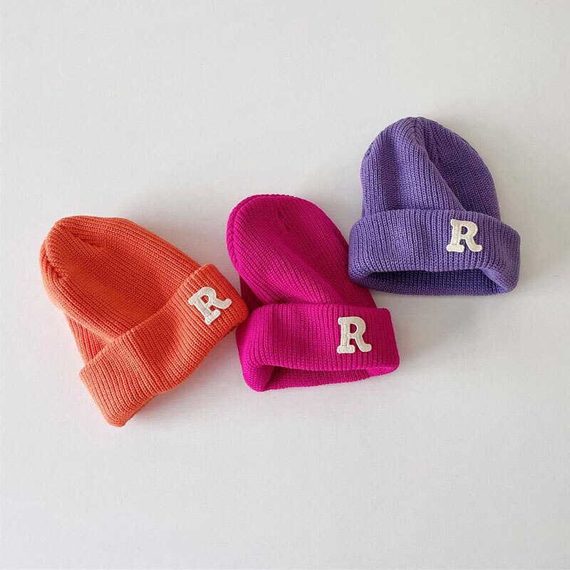 Mũ Beanie Dệt Kim Mềm Mại Giữ Ấm Mùa Đông Màu Kẹo In Chữ Phong Cách Hàn Quốc Cho Bé