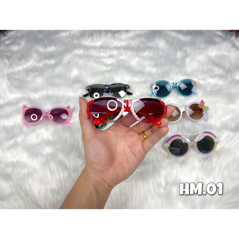 Kính HM dư xịn, chống tia UV an toàn bảo vệ bé.