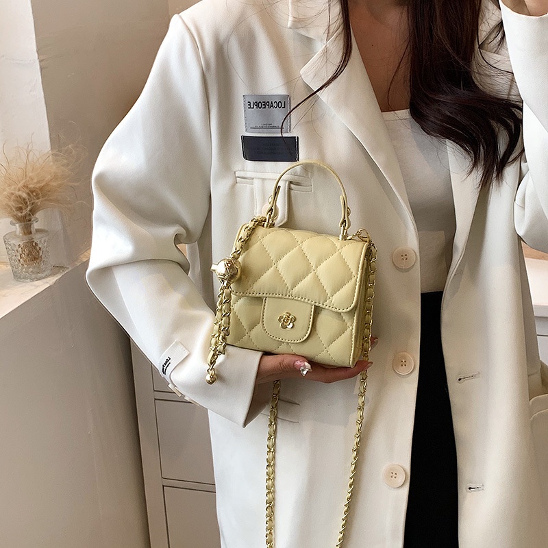 Túi Đeo Chéo Hình Vuông Nhỏ Phối Dây Xích Thời Trang Xuân Hè 2022 Mới Cho Nữ