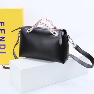 Túi fendi size 26