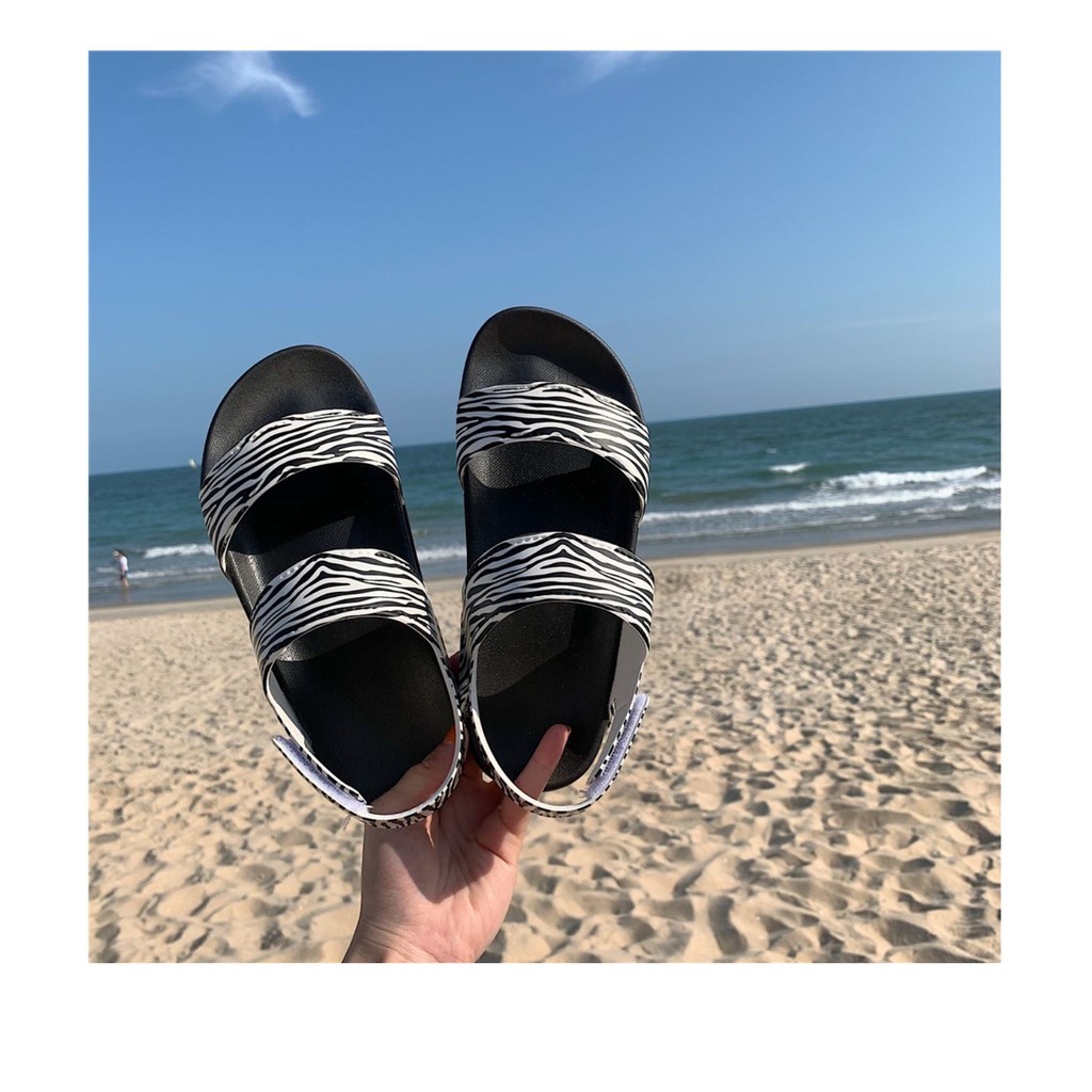 Giày sandals nữ quai ngang - US352