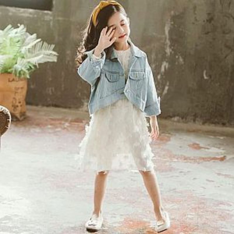 Set đầm trắng + áo khoác jean phong cách thể thao cho bé gái 454