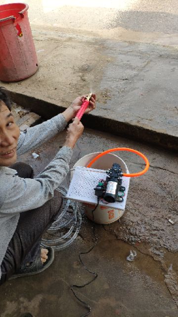 Bộ máy bơm phun phân bón, thuốc trừ sâu, rửa xe mini lắp ráp từ máy bơm tăng áp mini hồi lưu 12v-7LPM Việt Nhật ZQ-2203