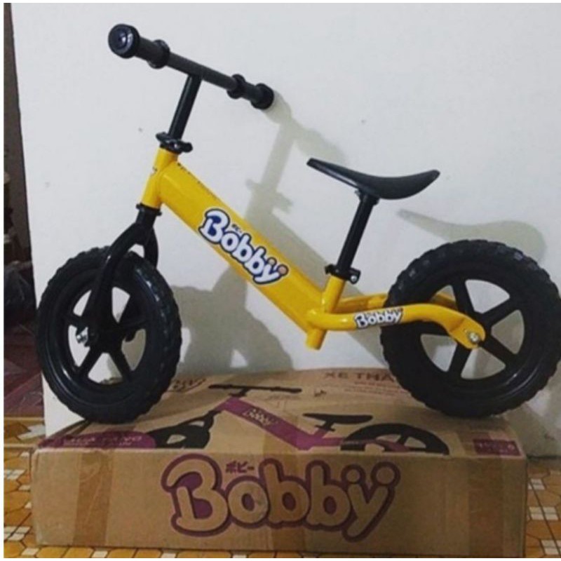 xe chòi chân thăng bằng bobby