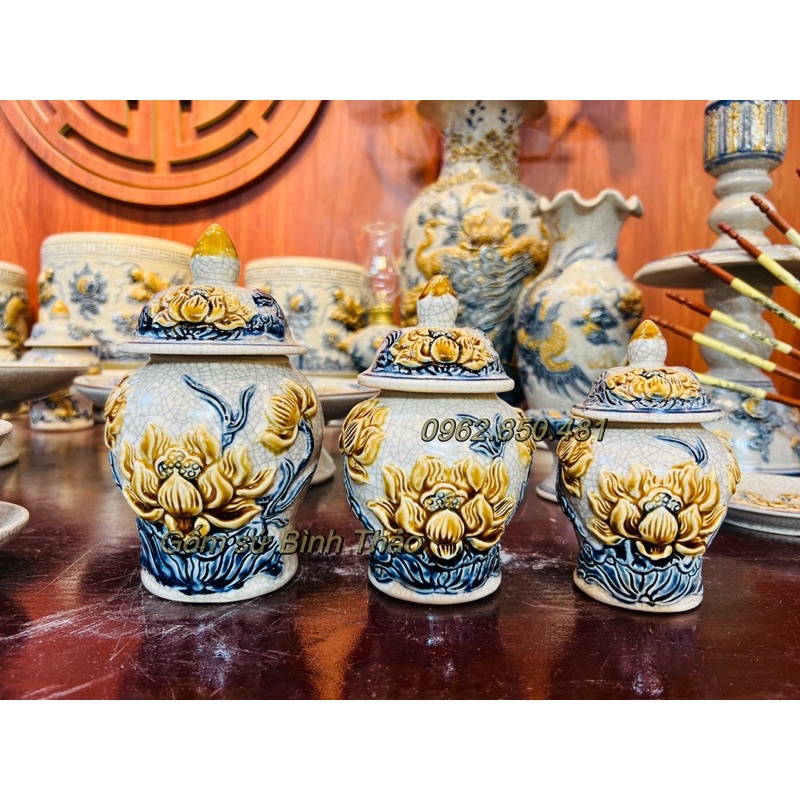 Choé thờ, chum thờ men rạn hoa sen Bát Tràng
