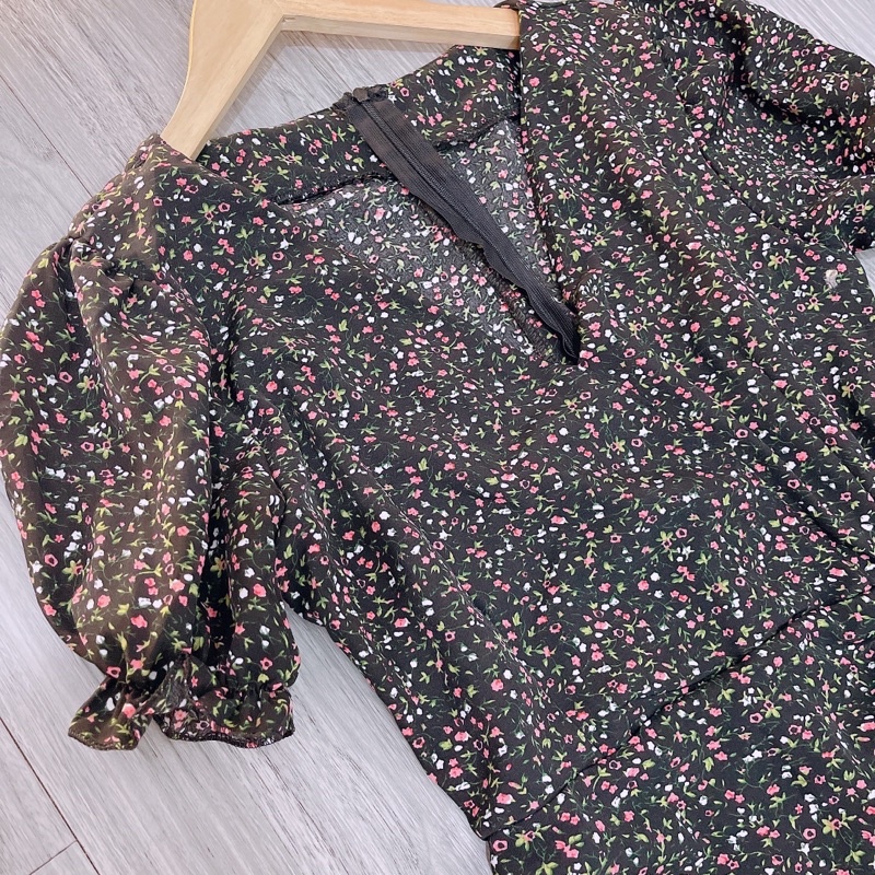 Đầm hoa nhí tay phồng rút dây