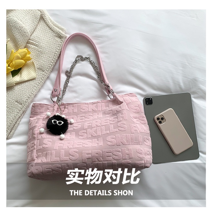 Túi xách đeo chéo vai JASMIN NOIR cỡ lớn bằng vải nhung dập nổi họa tiết chữ phối chuỗi xích dành cho nữ