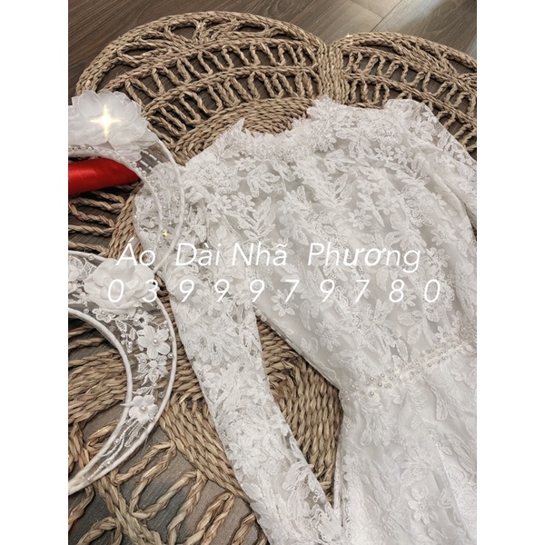Áo Dài Ren Trắng Cô Dâu Cao Cấp- Áo dài thiết kế cài khuy lưng tinh tế.
