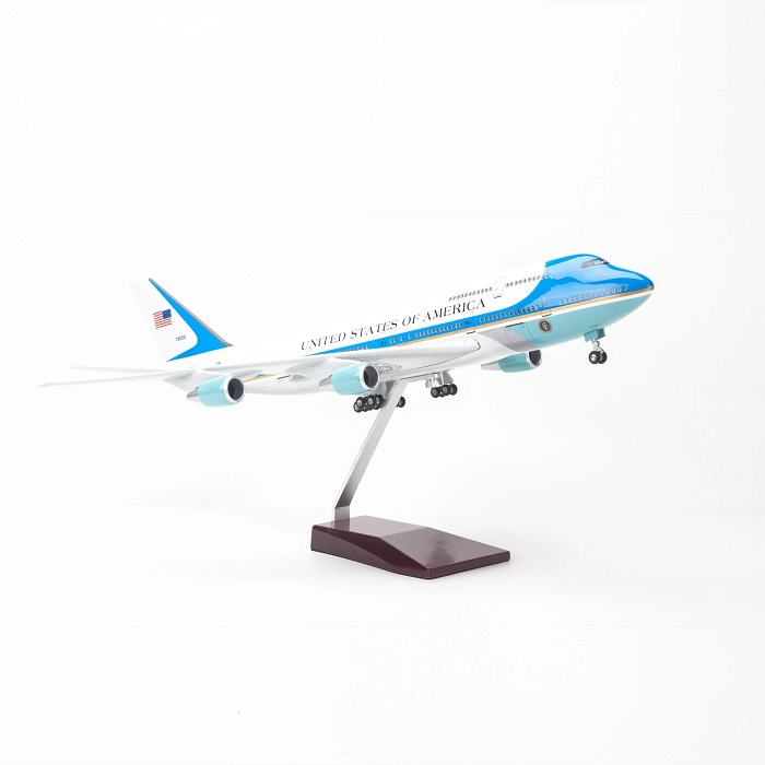 Mô hình máy bay Air Force One Boeing B747 LED 47cm có bánh xe và led
