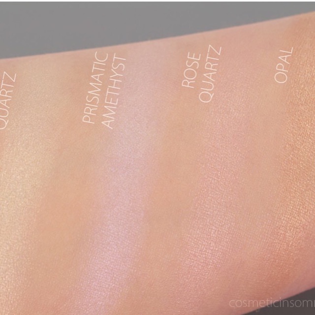 BECCA - Phấn Bắt Sáng Màu TOPAZ