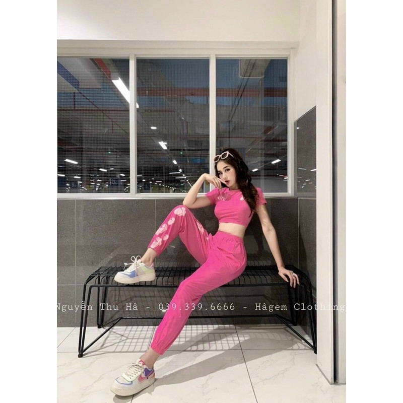 Sét bộ áo croptop cute phối quần dài bo ống in hình 1 bên cực xinh , chất thun bozip mềm mịn mát