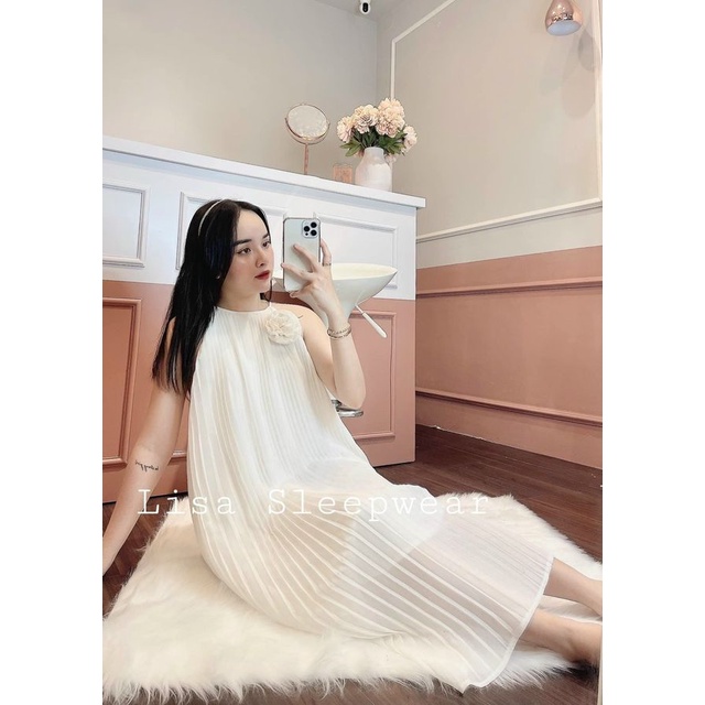 Đầm đi biển maxi xoè cổ yếm co hoa trước ngực kèm dây cột eo