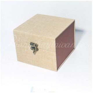 Hộp đựng quà tặng(17,5 và 15.5cm)