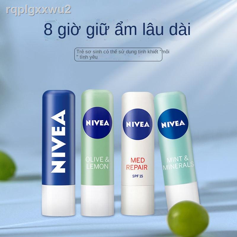 Son dưỡng môi Nivea ẩm và làm mờ nếp nhăn giá trị cao, chống khô nứt nẻ của nữ sinh, lót không màu.