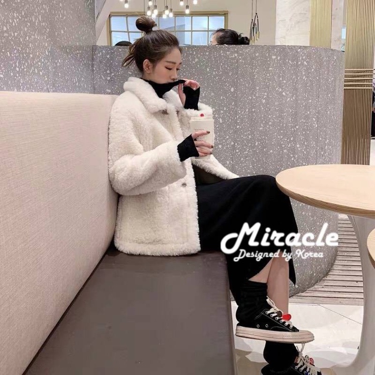 Áo khoác lông cừu cổ bẻ kèm váy body tăm len mặc trong, Set váy đen cổ cao mix áo lông trắng túi hộp, LAMASS