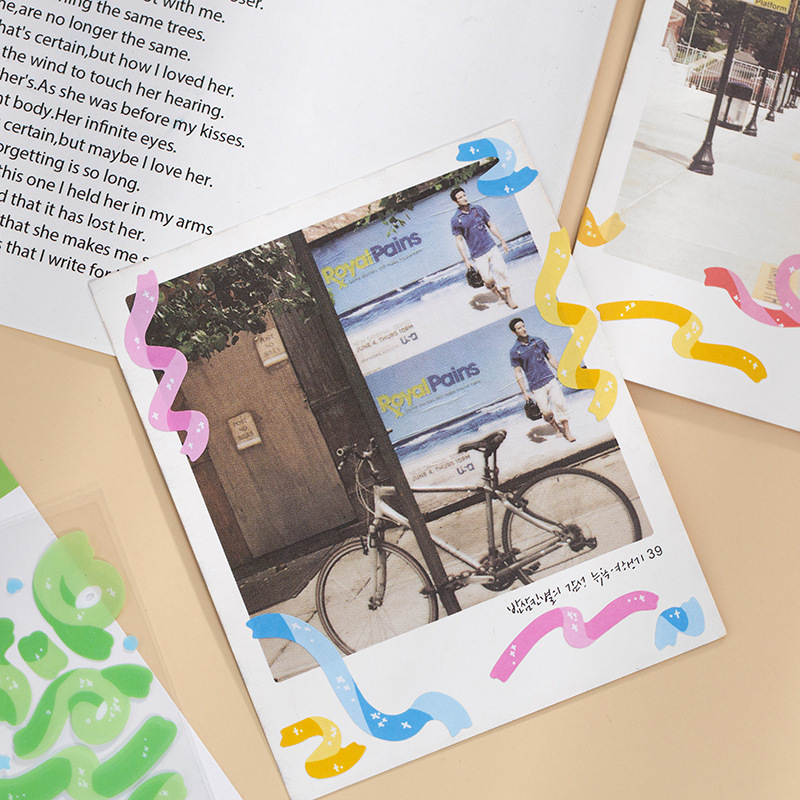 Set 2 miếng dán trang trí nhiều kiểu dáng độc đáo